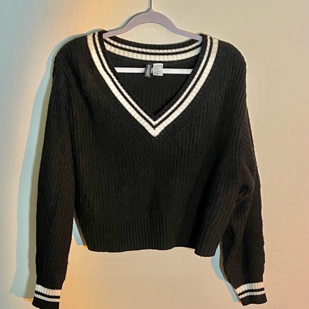 H&M V Neck Knit Preppy Sweater
